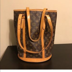 LV GM Bucket